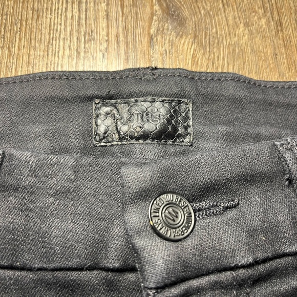 Mother High Waisted Looker in Not Guilty Black Women’s Denim Size 25 - Picture 5 of 7
